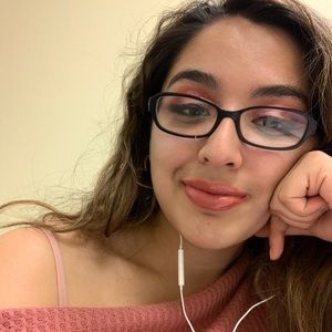 Meet your Posher, Carolina